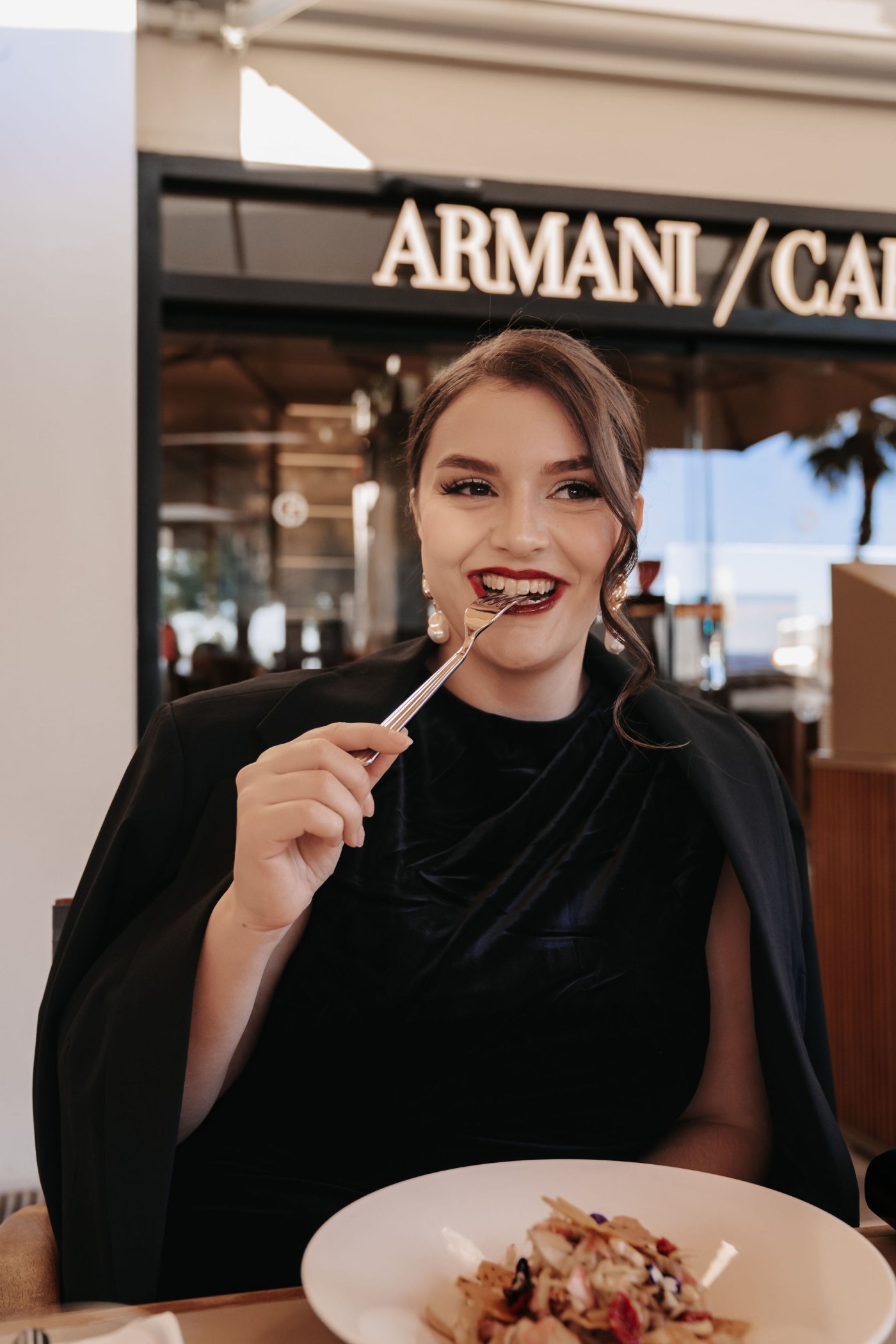 Editorial Cannes · Dinner-Szene im Armani Caffè an der Croisette