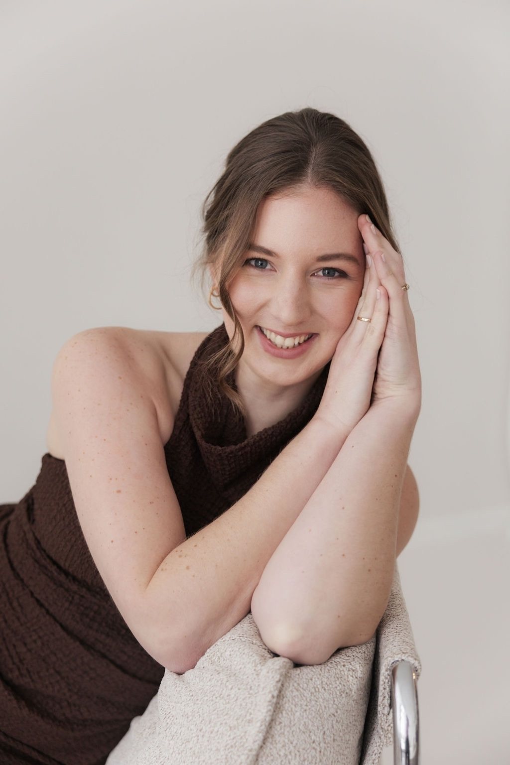 Sarah Bakker lachend, Nahaufnahme