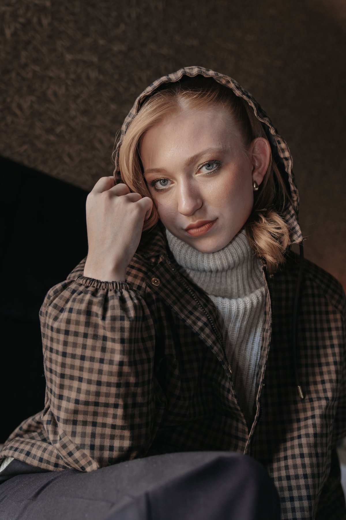 High Fashion Editorial Sylt · Portrait im Karo-Look