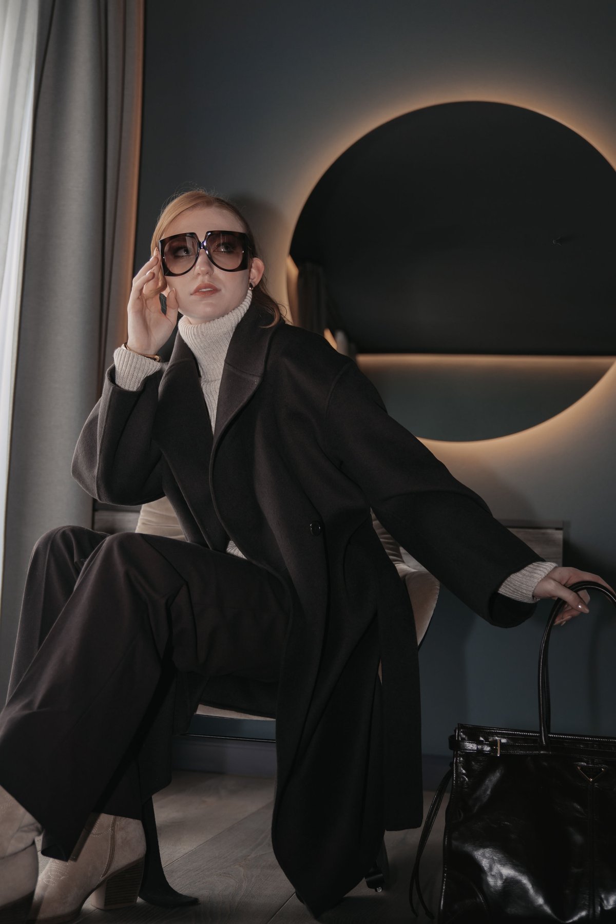 High Fashion Editorial Sylt · Inszenierung mit Lichtobjekt