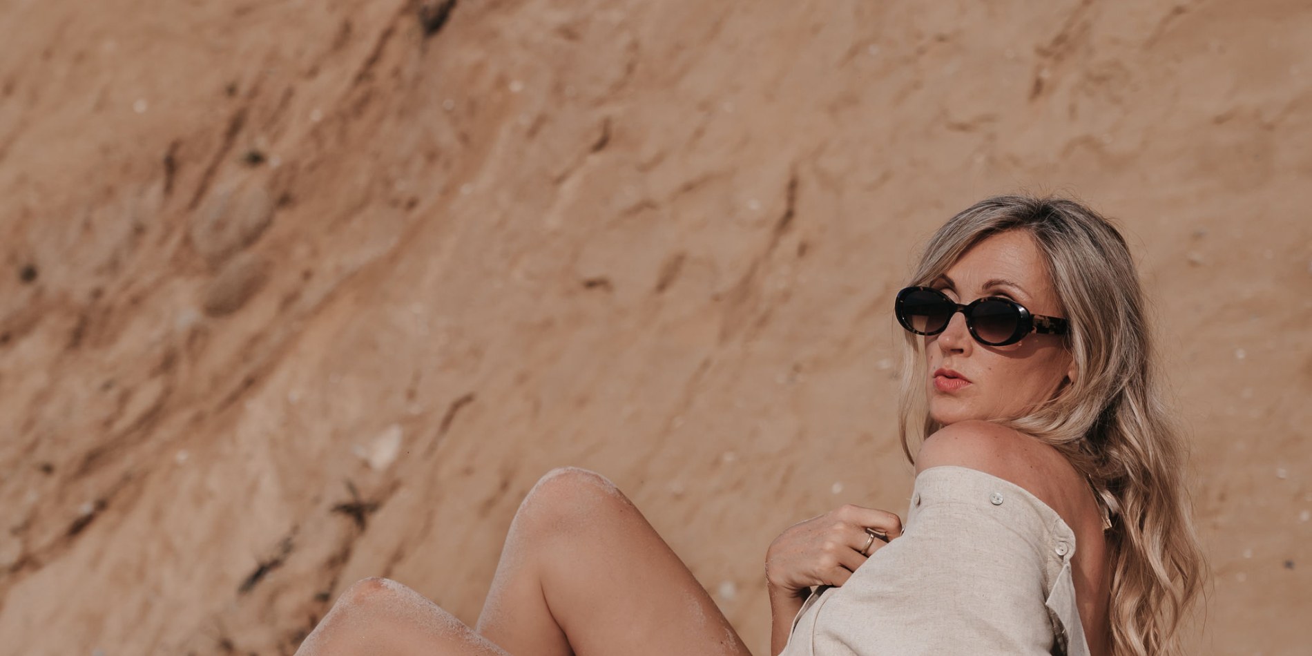 Editorial Shooting am Roten Kliff auf Sylt · Daniela Vanzetta zur Golden Hour