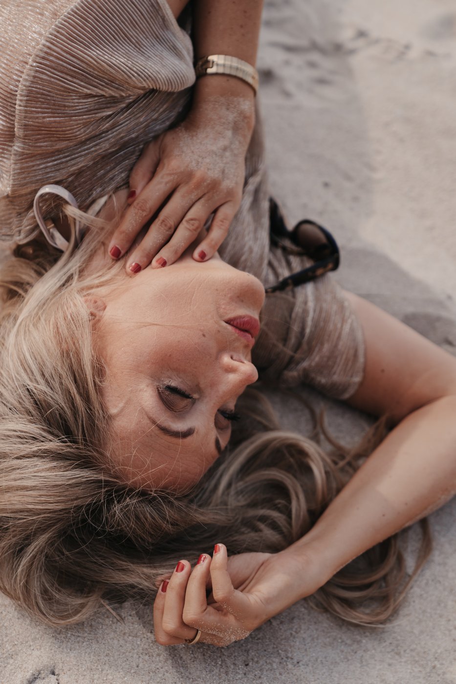 Nahaufnahme im Sand · Editorial Shooting am Roten Kliff Sylt